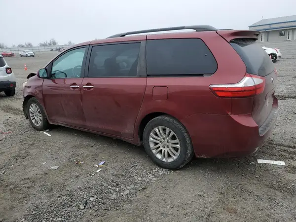 5TDYK3DC5GS705256 2016 TOYOTA SIENNA - Image 2