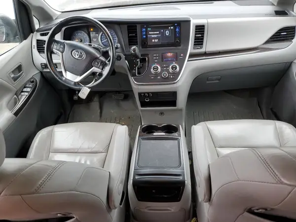 5TDYK3DC5GS705256 2016 TOYOTA SIENNA - Image 8