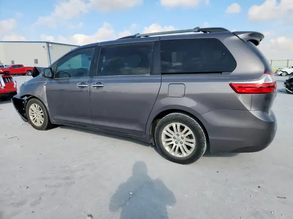 5TDYK3DC5GS705807 2016 TOYOTA SIENNA - Image 2