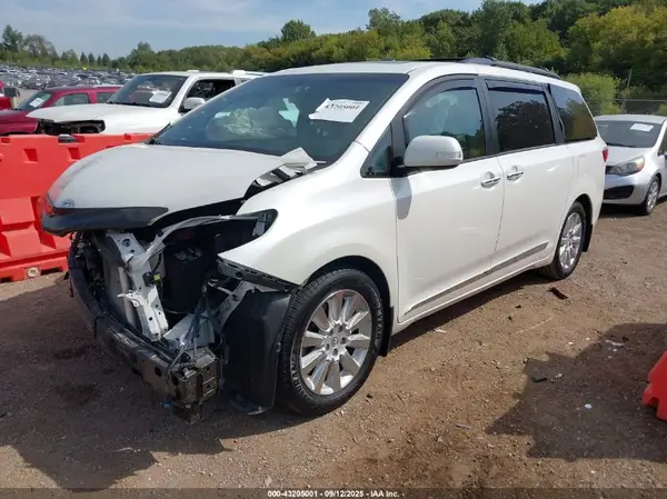 5TDYK3DC5GS708948 2016 TOYOTA SIENNA - Image 2
