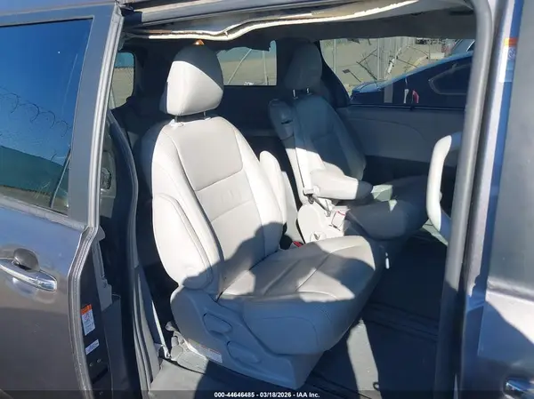 5TDYK3DC5GS709484 2016 TOYOTA SIENNA - Image 8