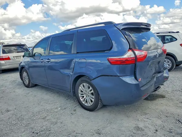 5TDYK3DC5GS710392 2016 TOYOTA SIENNA - Image 2