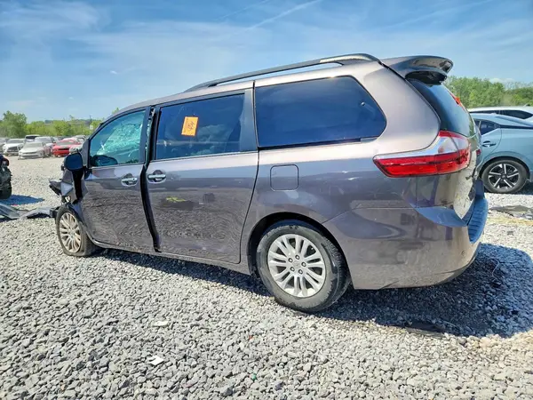 5TDYK3DC5GS713552 2016 TOYOTA SIENNA - Image 2