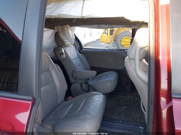 5TDYK3DC5GS716144 2016 TOYOTA SIENNA - Image 8