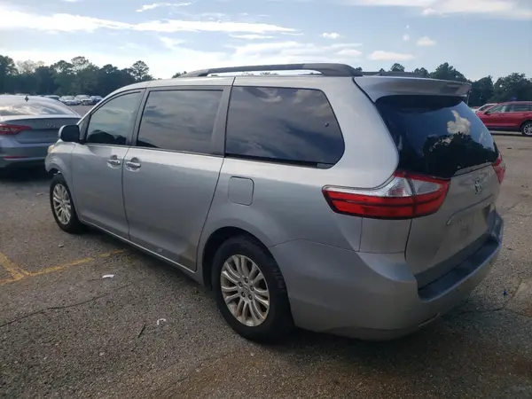 5TDYK3DC5GS717200 2016 TOYOTA SIENNA - Image 2