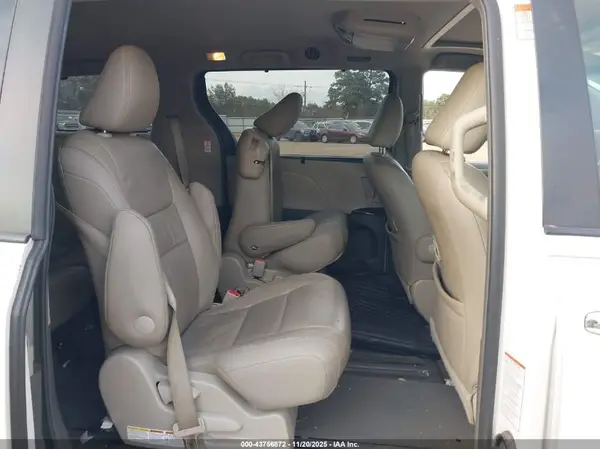 5TDYK3DC5GS718878 2016 TOYOTA SIENNA - Image 8