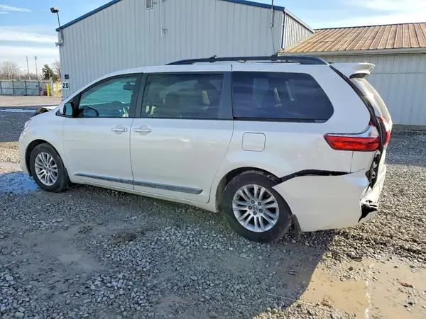 5TDYK3DC5GS720789 2016 TOYOTA SIENNA - Image 2
