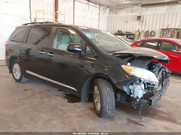 5TDYK3DC5GS720839 2016 TOYOTA SIENNA - Image 1