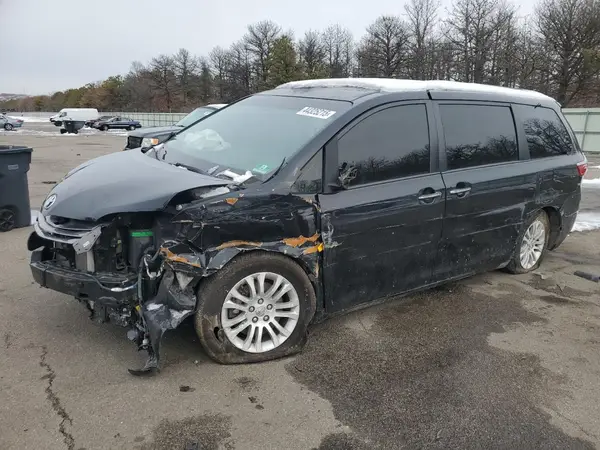 5TDYK3DC5GS724311 2016 TOYOTA SIENNA - Image 1