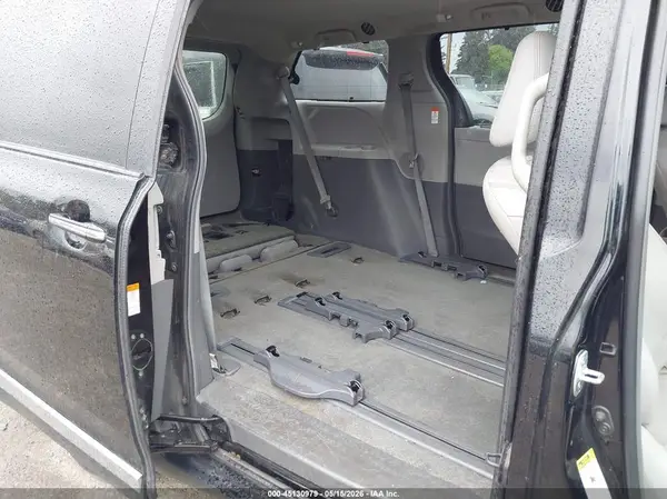 5TDYK3DC5GS724843 2016 TOYOTA SIENNA - Image 8