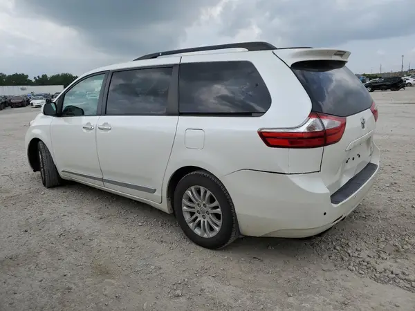 5TDYK3DC5GS725202 2016 TOYOTA SIENNA - Image 2