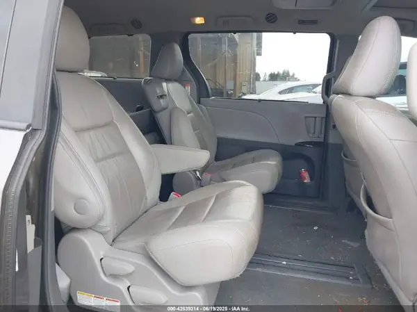 5TDYK3DC5GS726222 2016 TOYOTA SIENNA - Image 8