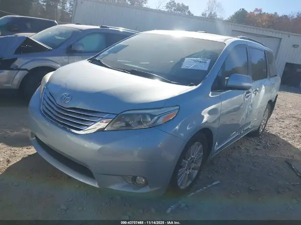 5TDYK3DC5GS727113 2016 TOYOTA SIENNA - Image 2