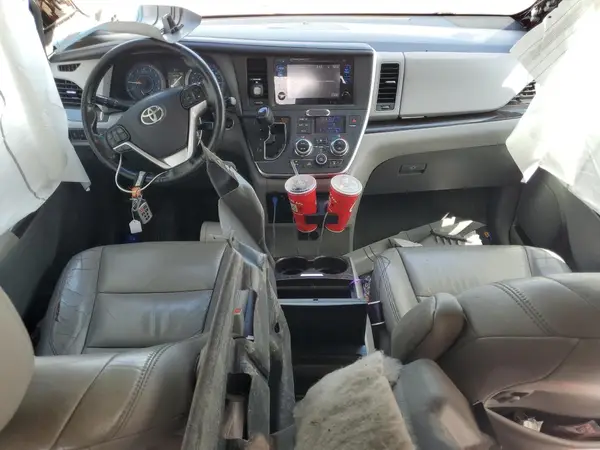 5TDYK3DC5GS730870 2016 TOYOTA SIENNA - Image 8
