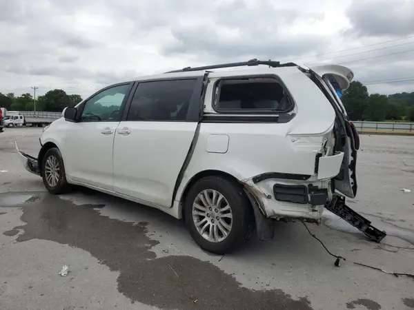 5TDYK3DC5GS733512 2016 TOYOTA SIENNA - Image 2