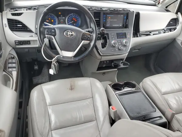 5TDYK3DC5GS733512 2016 TOYOTA SIENNA - Image 8