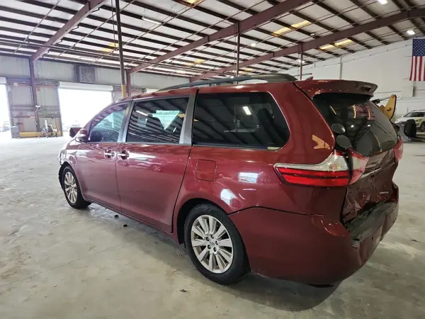5TDYK3DC5GS736829 2016 TOYOTA SIENNA - Image 2