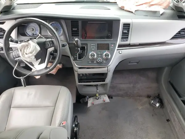 5TDYK3DC5GS738614 2016 TOYOTA SIENNA - Image 8