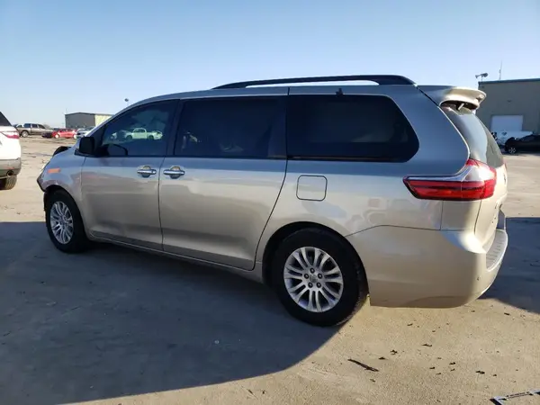 5TDYK3DC5GS739326 2016 TOYOTA SIENNA - Image 2