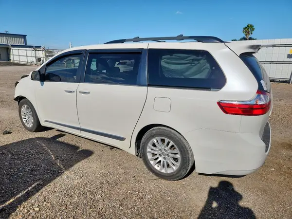5TDYK3DC5GS742176 2016 TOYOTA SIENNA - Image 2