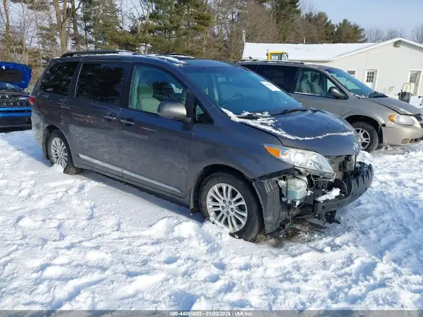 5TDYK3DC5GS748804 2016 TOYOTA SIENNA - Image 1