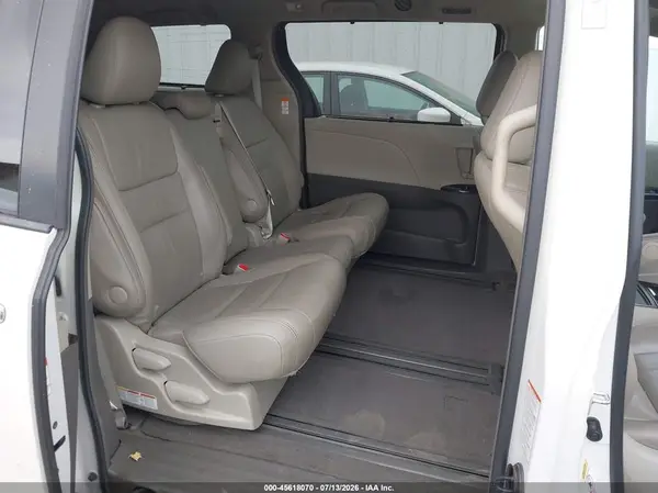 5TDYK3DC5GS754330 2016 TOYOTA SIENNA - Image 8