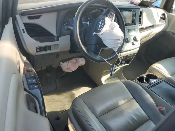 5TDYK3DC5GS761620 2016 TOYOTA SIENNA - Image 8