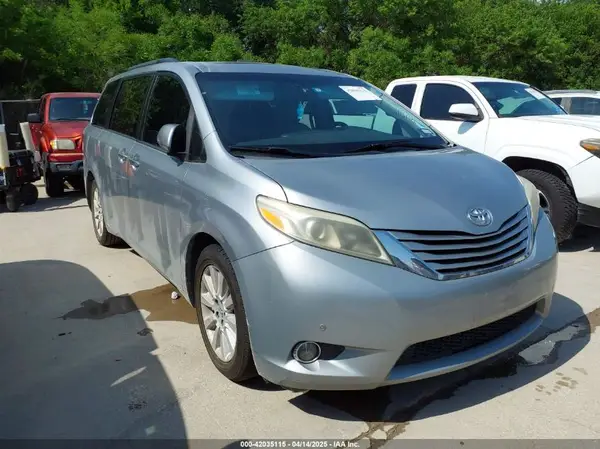 5TDYK3DC5GS763674 2016 TOYOTA SIENNA - Image 1
