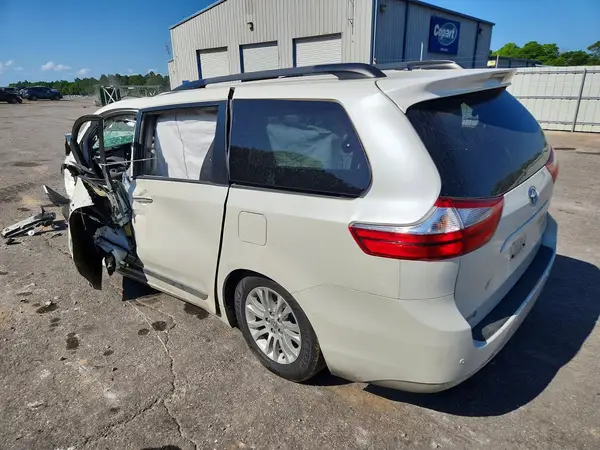 5TDYK3DC5GS763688 2016 TOYOTA SIENNA - Image 2