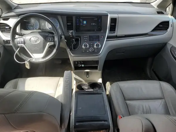 5TDYK3DC5GS765022 2016 TOYOTA SIENNA - Image 8