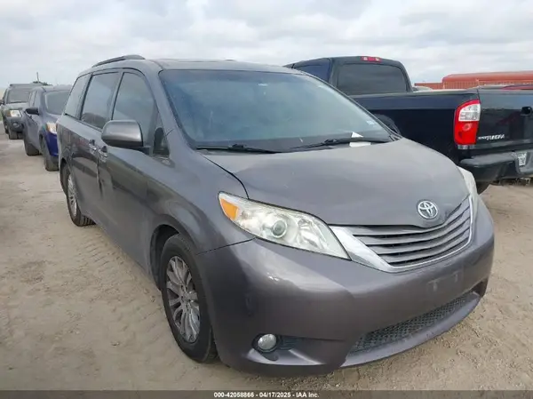 5TDYK3DC6GS691853 2016 TOYOTA SIENNA - Image 1