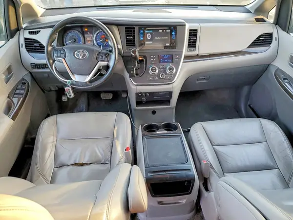 5TDYK3DC6GS699385 2016 TOYOTA SIENNA - Image 8