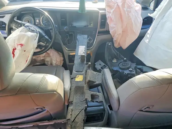 5TDYK3DC6GS700373 2016 TOYOTA SIENNA - Image 8