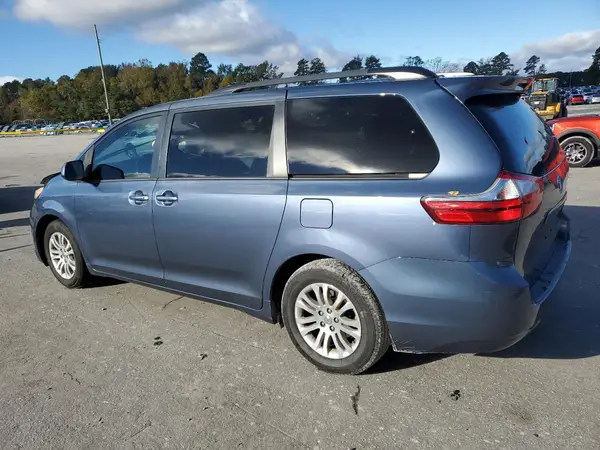 5TDYK3DC6GS700471 2016 TOYOTA SIENNA - Image 2