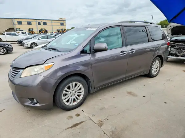 5TDYK3DC6GS702382 2016 TOYOTA SIENNA - Image 1