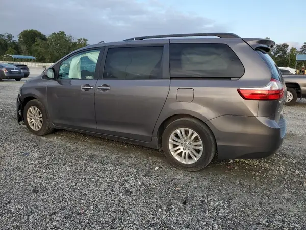 5TDYK3DC6GS705573 2016 TOYOTA SIENNA - Image 2