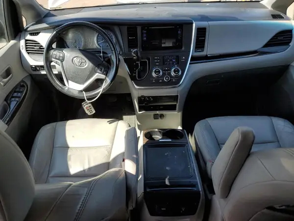 5TDYK3DC6GS711986 2016 TOYOTA SIENNA - Image 8