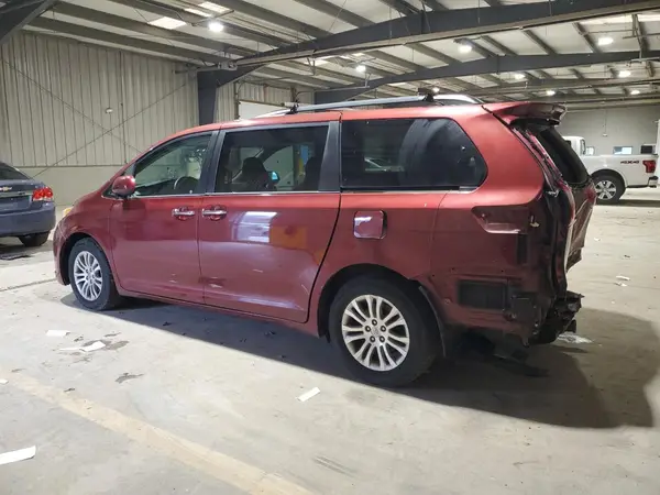 5TDYK3DC6GS712524 2016 TOYOTA SIENNA - Image 2