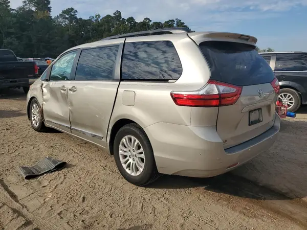 5TDYK3DC6GS719490 2016 TOYOTA SIENNA - Image 2
