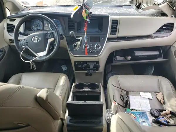 5TDYK3DC6GS719490 2016 TOYOTA SIENNA - Image 8