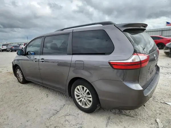5TDYK3DC6GS719859 2016 TOYOTA SIENNA - Image 2