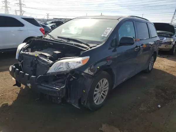 5TDYK3DC6GS721319 2016 TOYOTA SIENNA - Image 1
