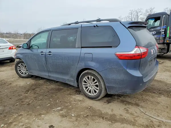 5TDYK3DC6GS727430 2016 TOYOTA SIENNA - Image 2