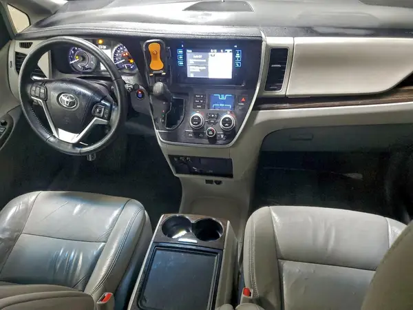 5TDYK3DC6GS744969 2016 TOYOTA SIENNA - Image 8