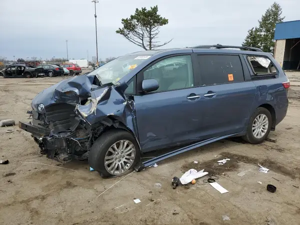 5TDYK3DC6GS750254 2016 TOYOTA SIENNA - Image 1