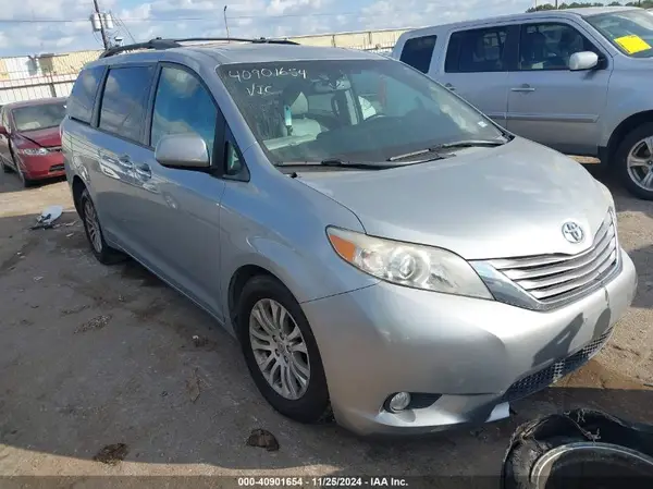 5TDYK3DC6GS751307 2016 TOYOTA SIENNA - Image 1