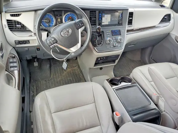 5TDYK3DC6GS752585 2016 TOYOTA SIENNA - Image 8