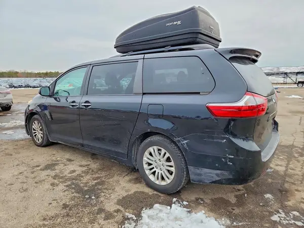 5TDYK3DC6GS757480 2016 TOYOTA SIENNA - Image 2