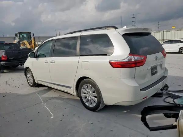 5TDYK3DC6GS763148 2016 TOYOTA SIENNA - Image 2