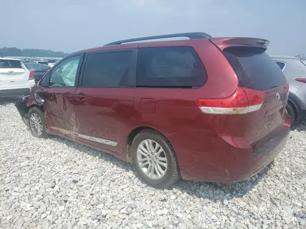 5TDYK3DC7CS238223 2016 TOYOTA SIENNA - Image 2